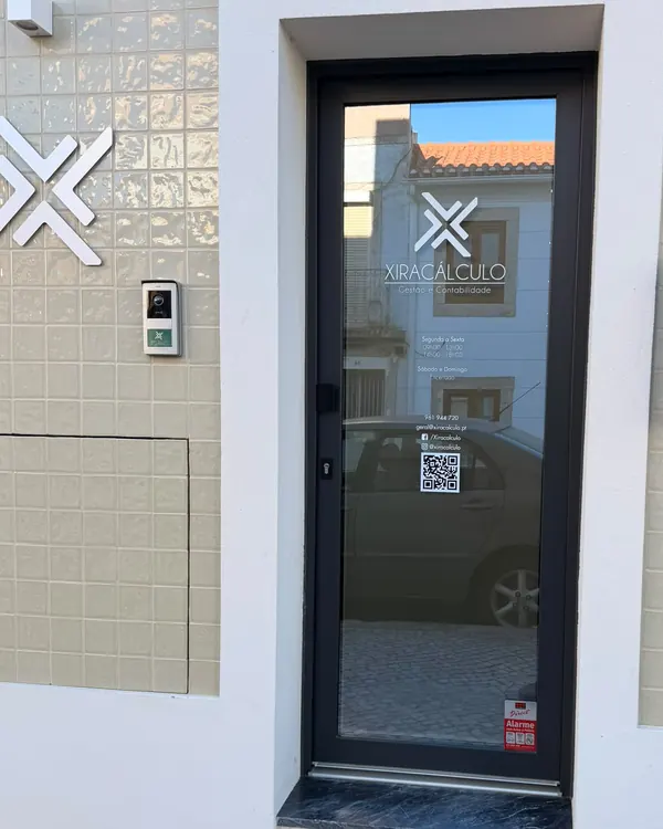 Entrada do escritório Xiracálculo, Rua Luís de Camões nº75, Vila Franca de Xira